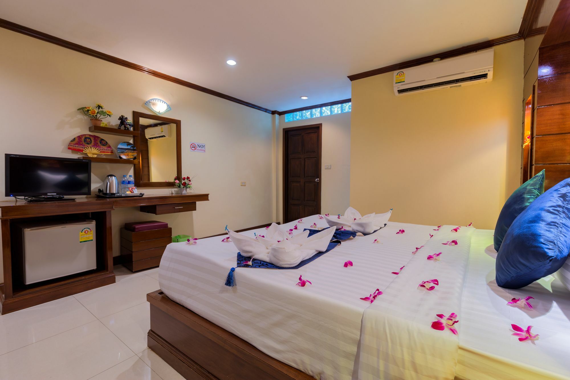 Pr Patong Residence -Sha Buitenkant foto